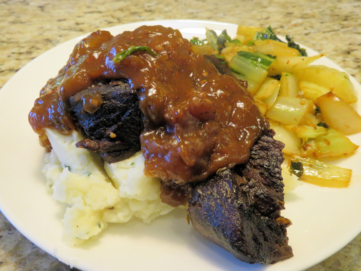 Crockpot Beef Short Ribs With Rich Gravy
